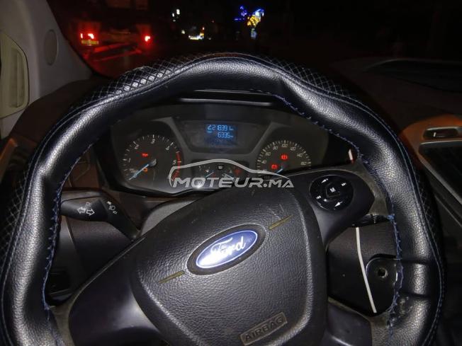 Ford costum en bon etat