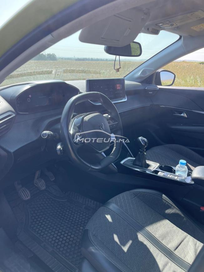 Peugeot 208 2025 encore neuf