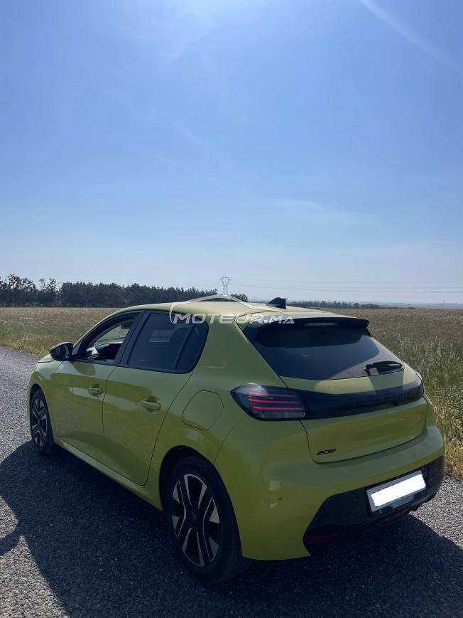 Peugeot 208 2025 encore neuf