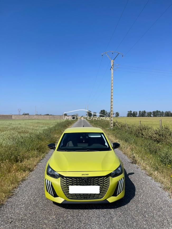 Peugeot 208 2025 encore neuf