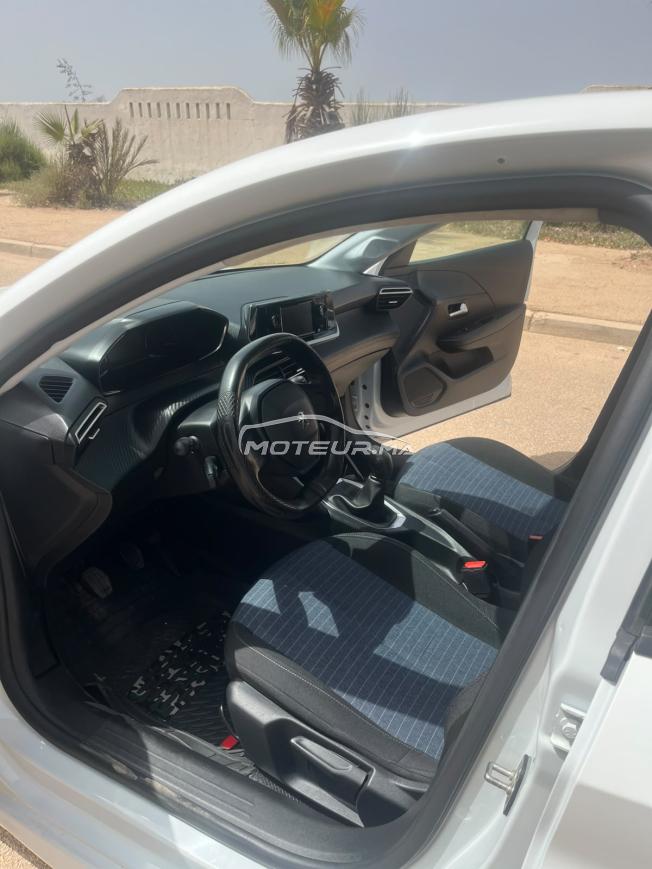 Peugeot 208 essence 2023 manuelle HYPER PROPRE