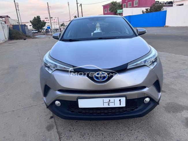 Toyota C-HR Hybride Automatique de 2019 en excellent état.