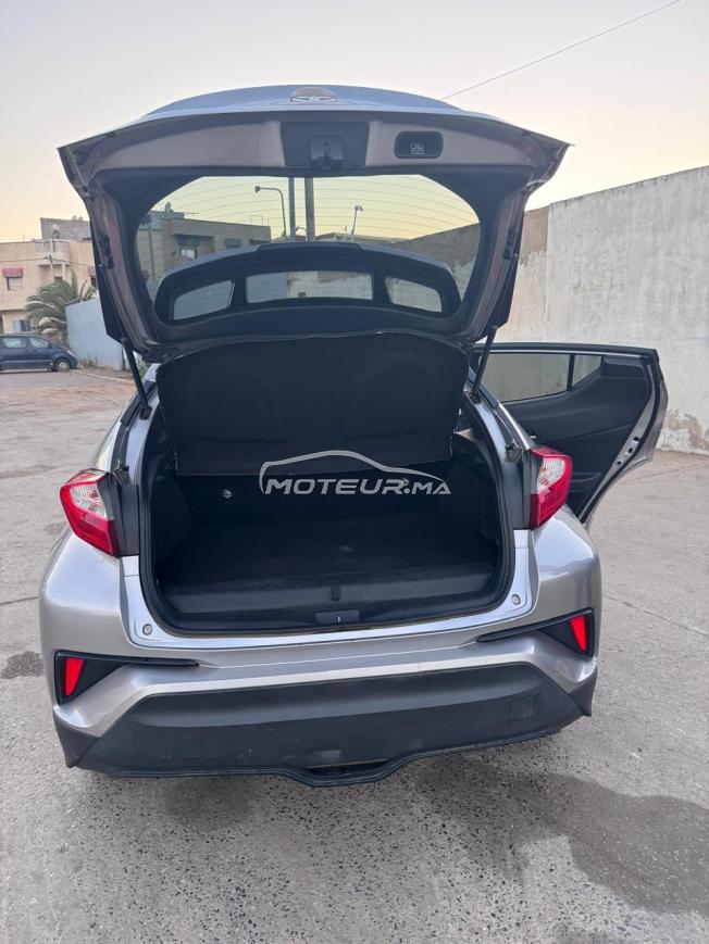 Toyota C-HR Hybride Automatique de 2019 en excellent état.