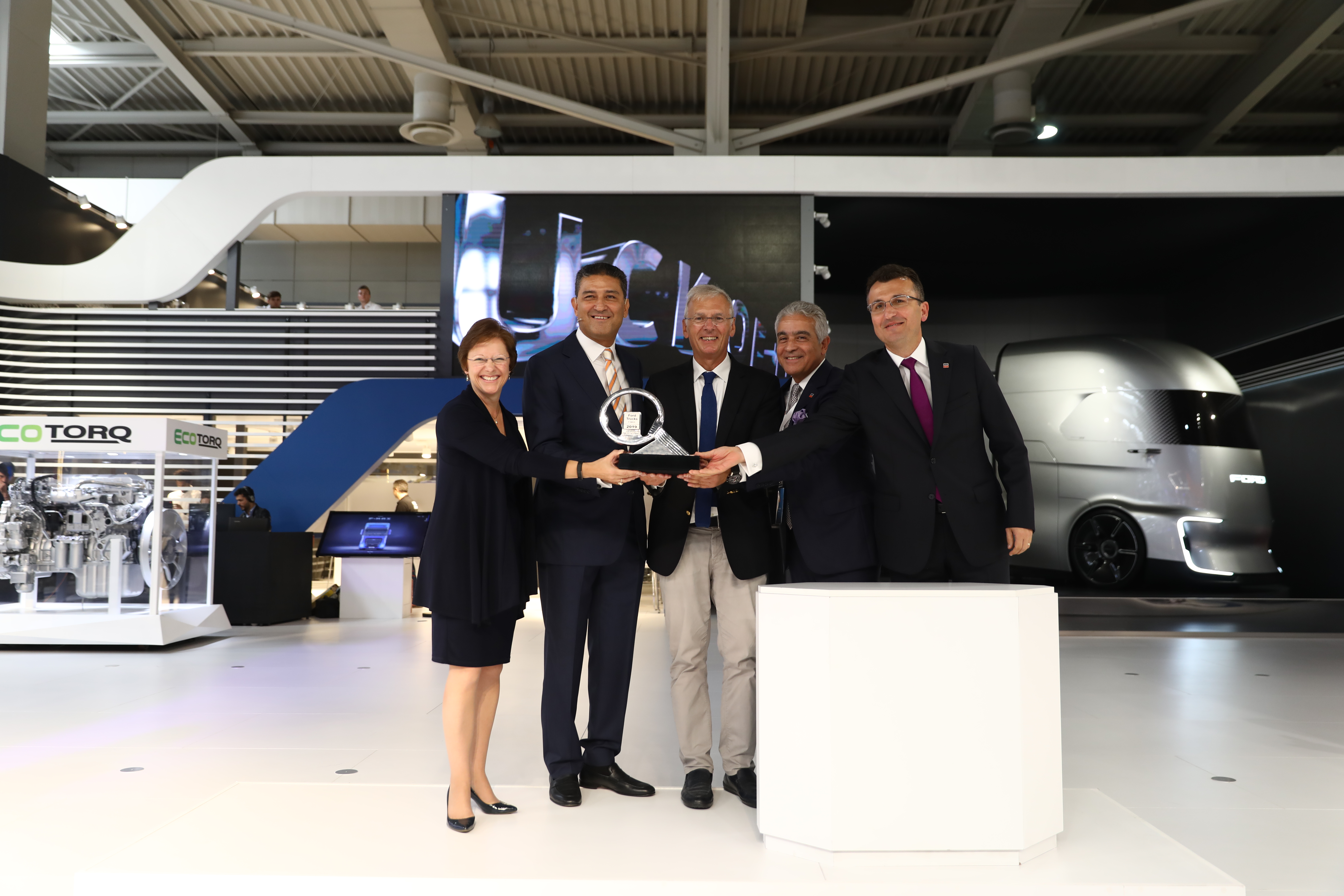 Le nouveau tracteur Ford Trucks révélé au public: Le gagnant du prix du camion international de l'année 2019 (ITOY)