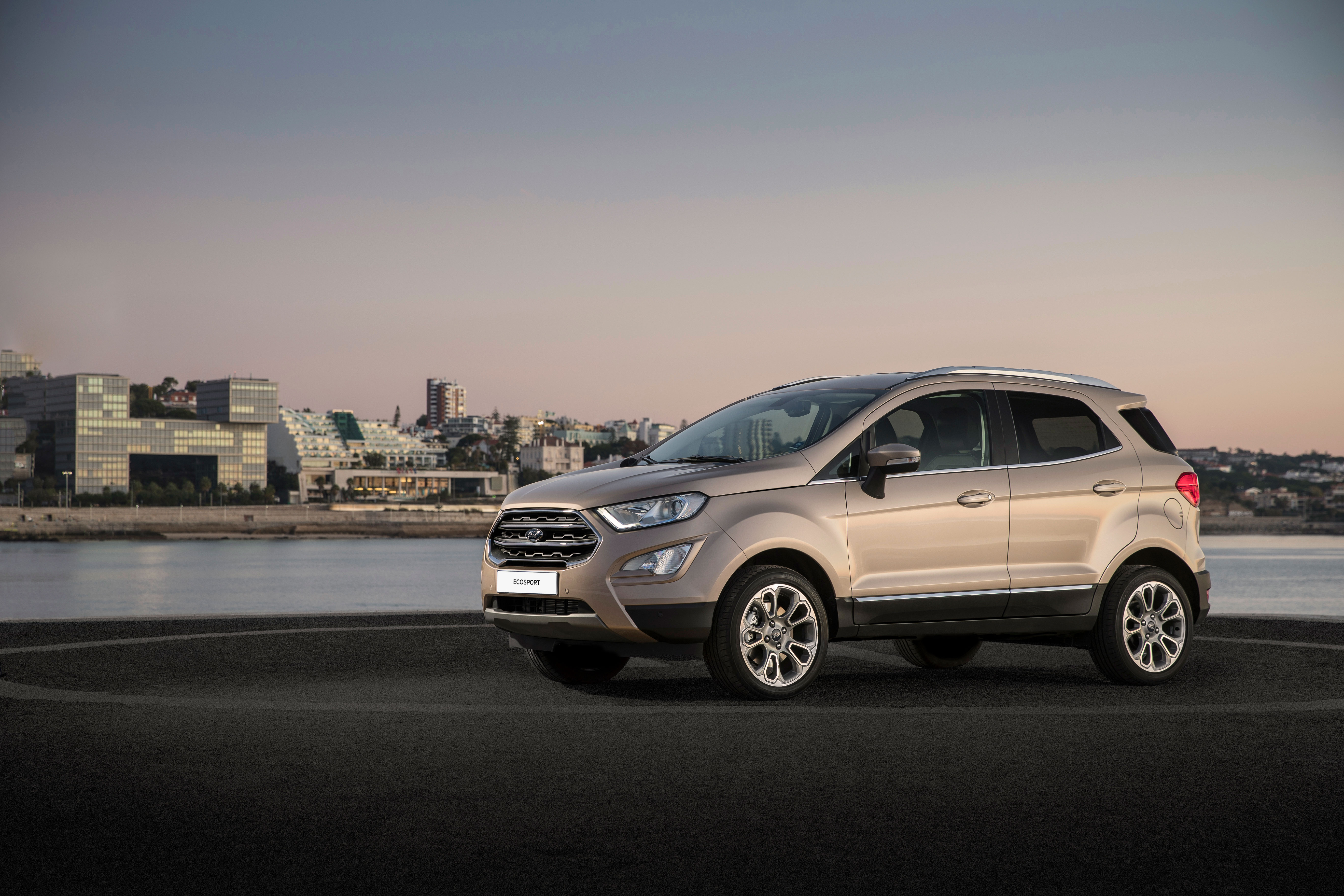 Voici 7 conseils fournis par Ford pour vous aider à voyager en toute sécurité avec vos enfants en voiture