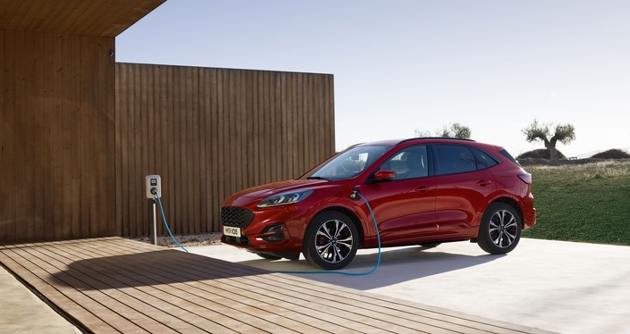 Ford dévoile le nouveau Kuga, avec un moteur hybride rechargeable
