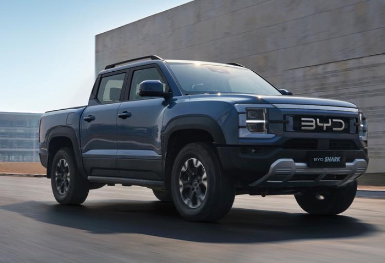 BYD Shark : le pick-up hybride rechargeable de 436 ch qui veut défier le Ford Ranger et le Toyota Hilux