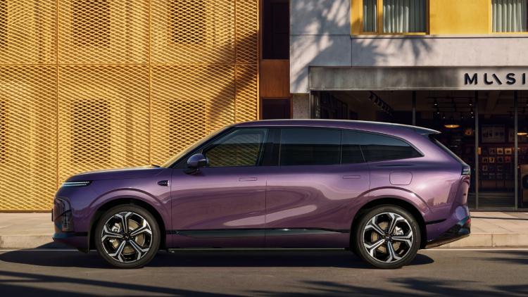 سيارة XPeng G9L الجديدة: سيارة SUV كهربائية فاخرة تستعد لمنافسة Tesla Model YL