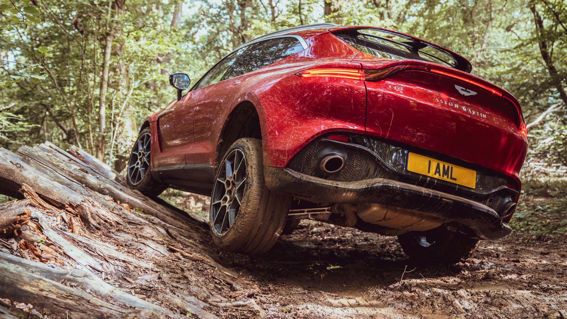 image Aston Martin DBX 