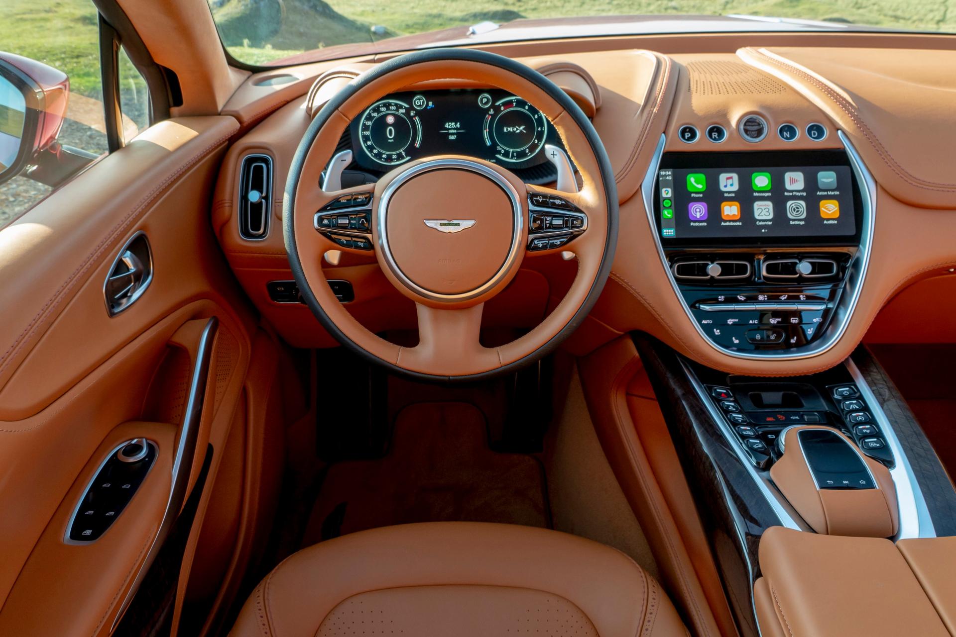 image Aston Martin DBX 