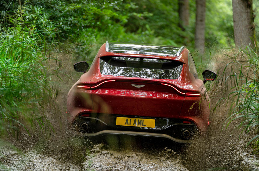 image Aston Martin DBX 