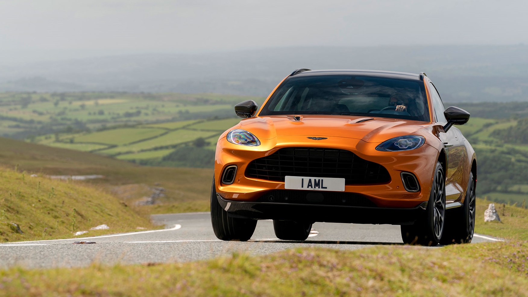 image Aston Martin DBX 