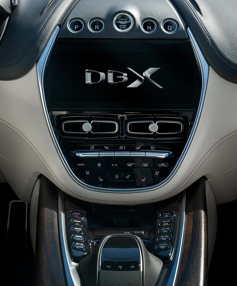 image Aston Martin DBX 