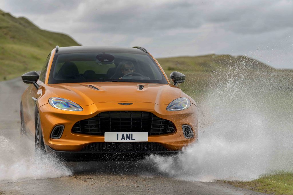 image Aston Martin DBX 