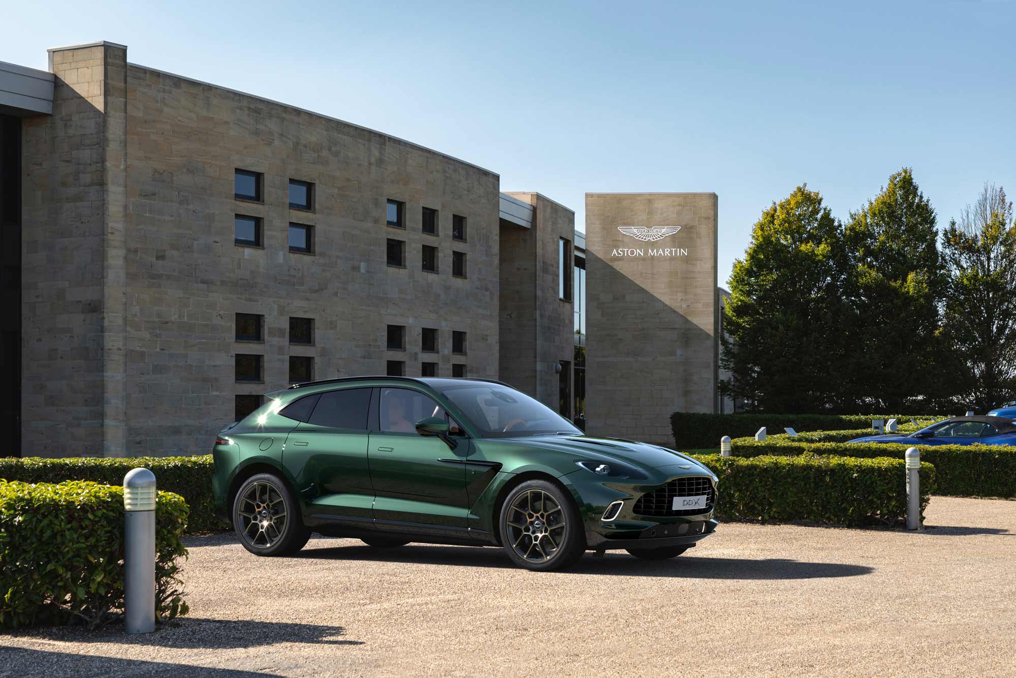 image Aston Martin DBX 