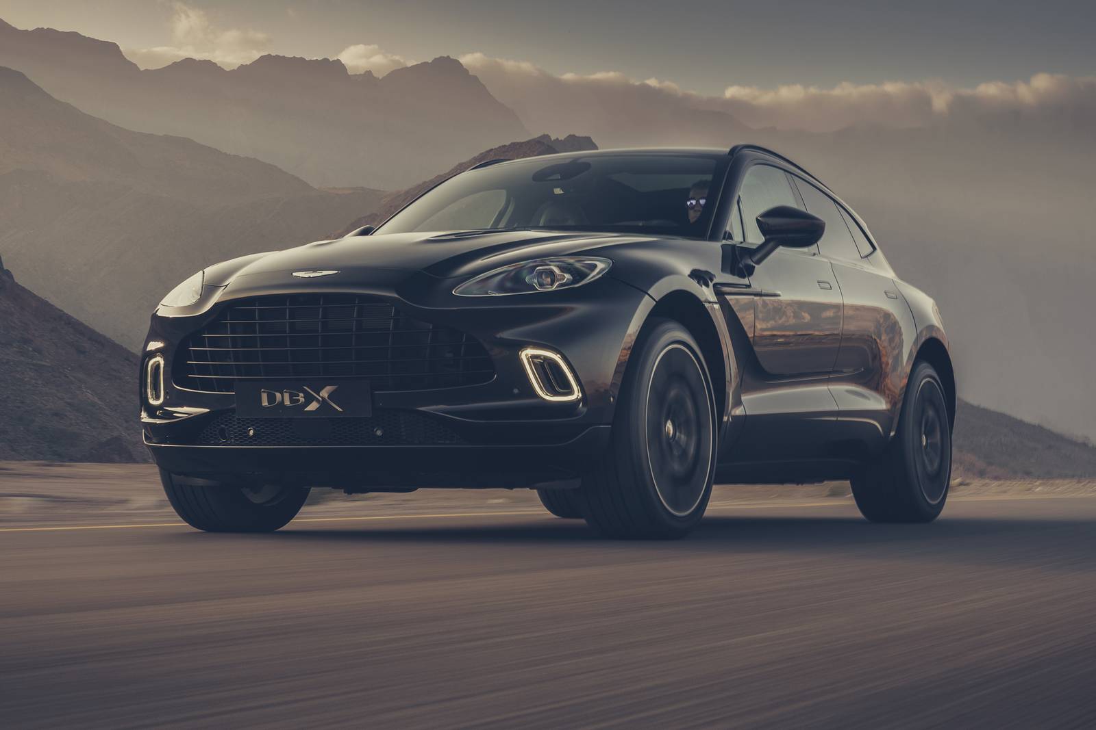 image Aston Martin DBX 