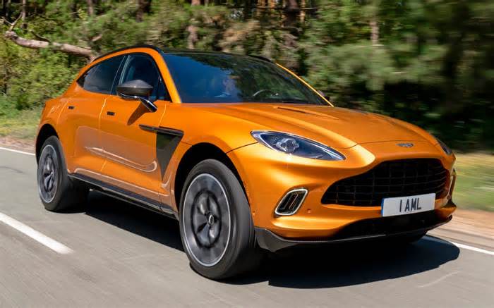 image Aston Martin DBX 