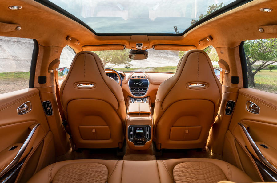 image Aston Martin DBX 