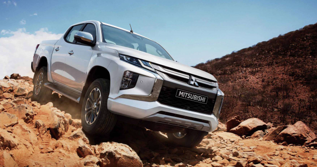 image ميتسوبيشي L200 