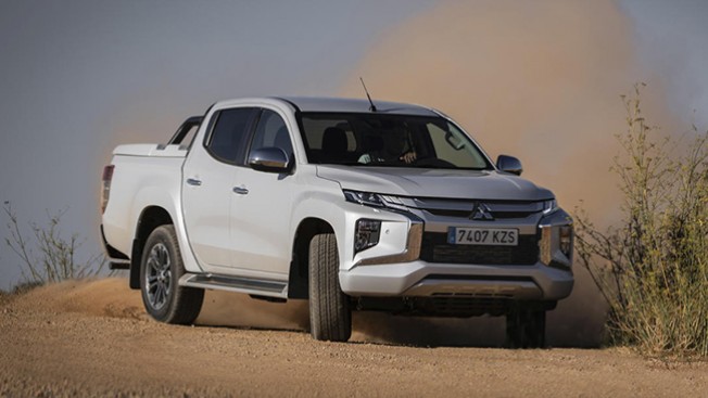 image ميتسوبيشي L200 
