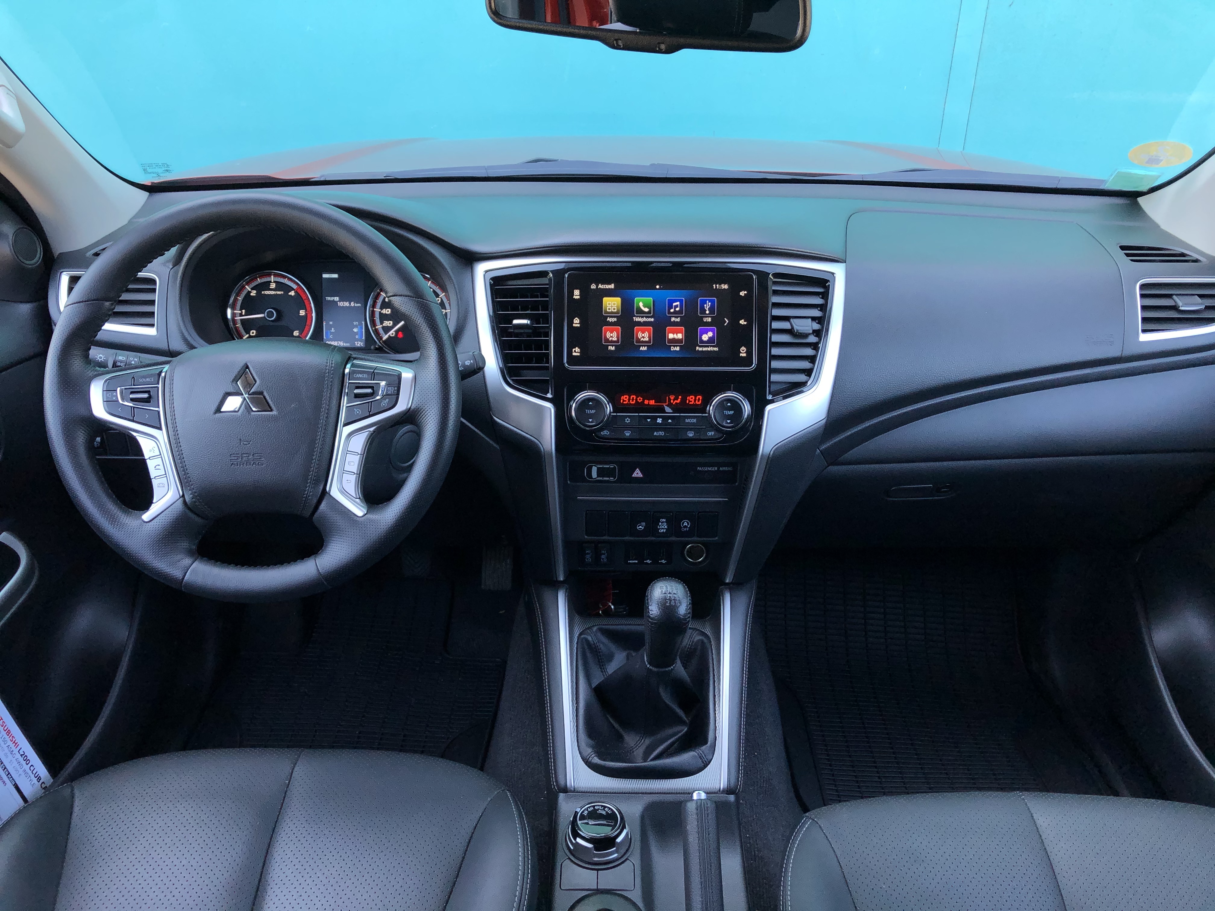 image ميتسوبيشي L200 