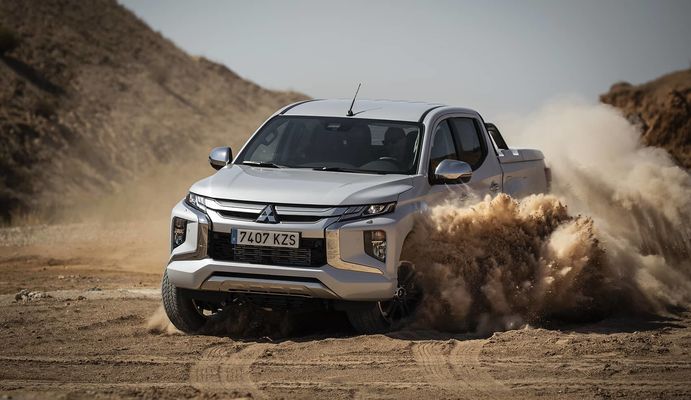 image ميتسوبيشي L200 