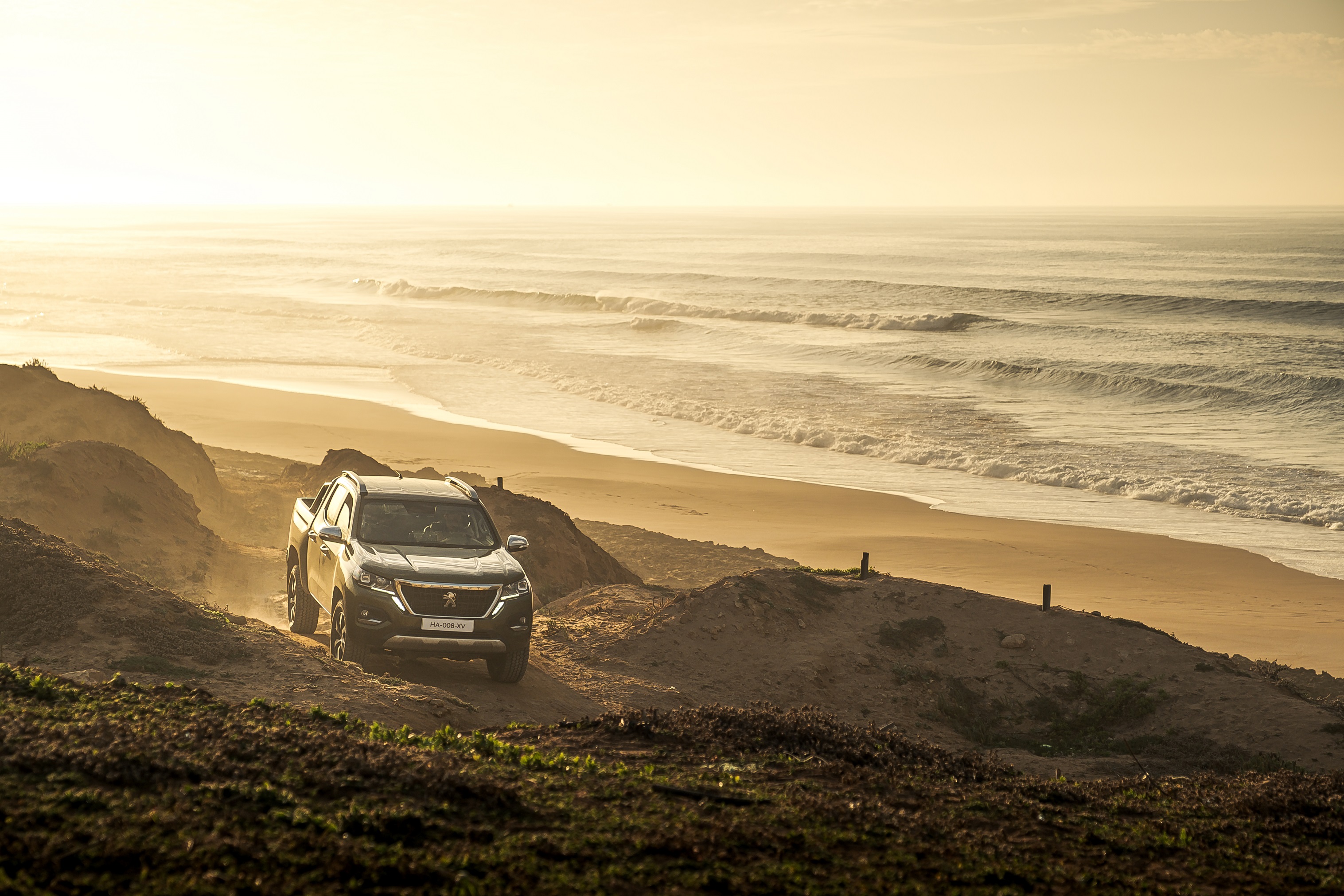 image بيجو لاندتريك 