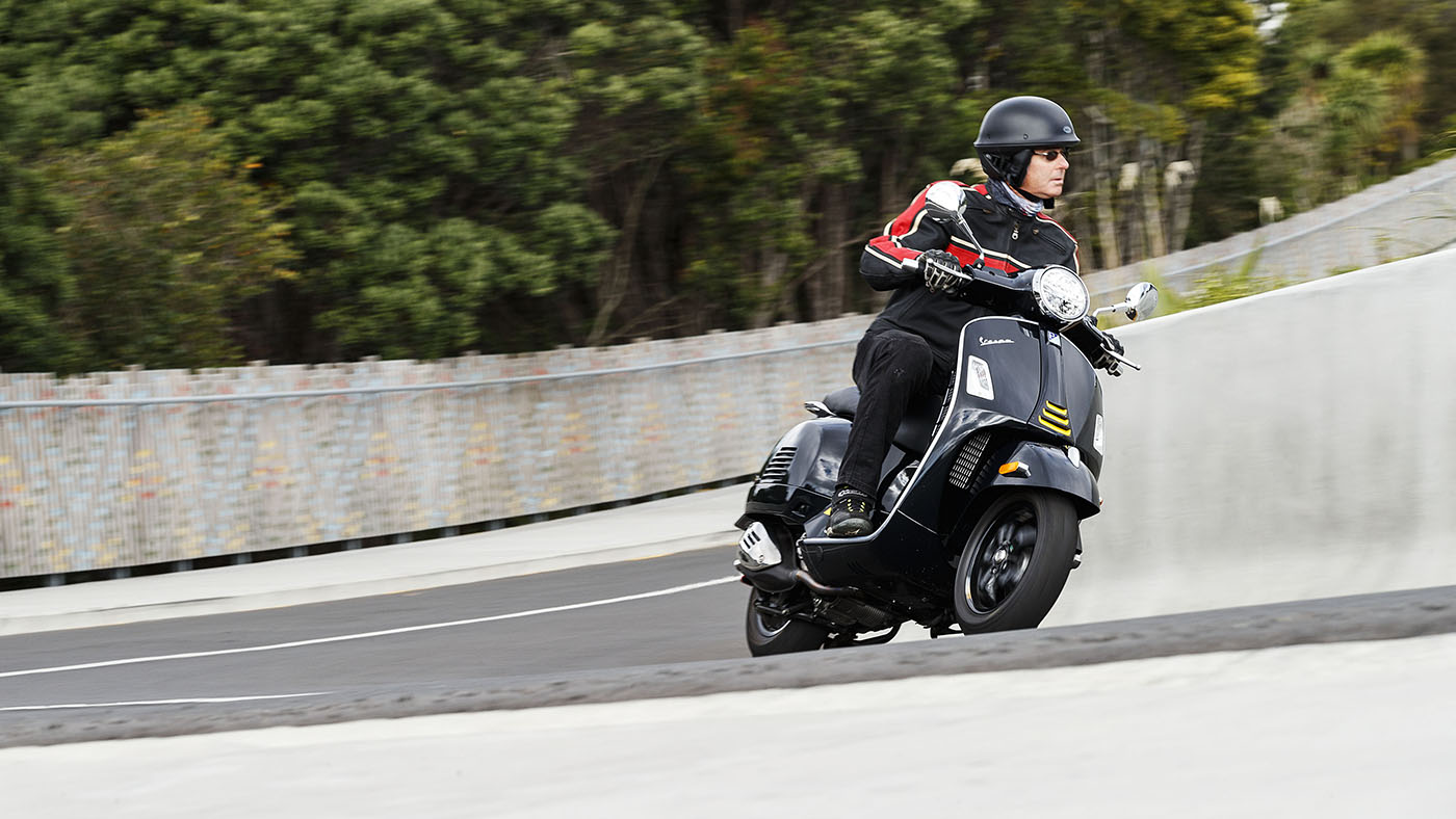 image Vespa gts 