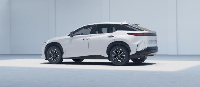 image Lexus RZ 