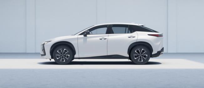 image Lexus RZ 
